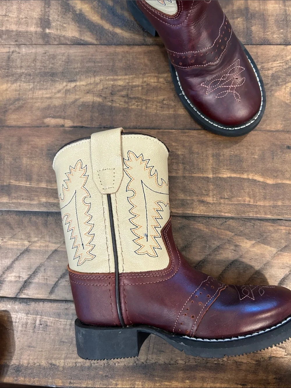 Cody James Burgundy & Cream Western Cowboy Boots 🤠